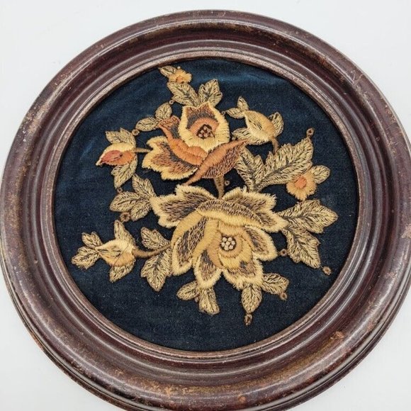 SOLD VTG French Lace Wood Framed Floral Needlework Art Farmhouse Chic Victorian - Picture 4 of 10